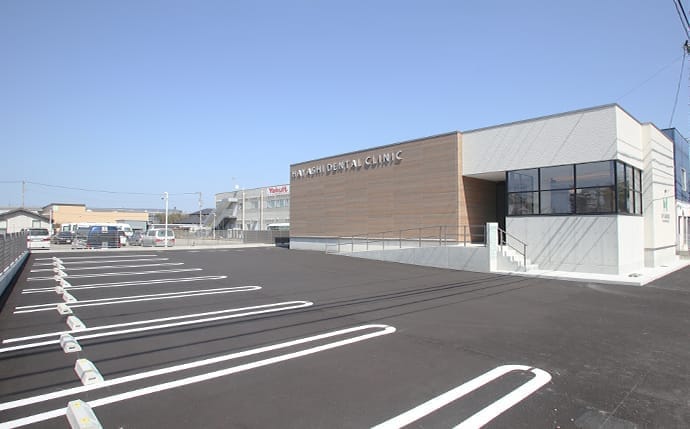 広々とした駐車場(8台)イメージ